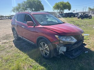 2017 Nissan Rogue SL - Exterior Front Right Corner Image